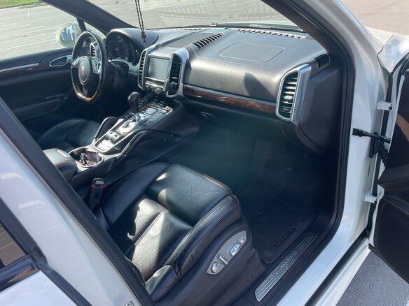 2011 Porsche Cayenne II (958), белый, 2200000 рублей - вид 14