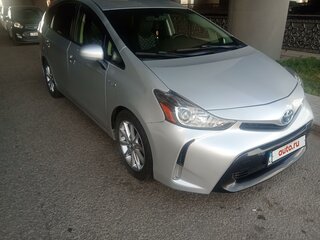 2014 Toyota Prius v (+) I Рестайлинг (ZVW40/41), серебристый, 1450000 рублей, вид 2