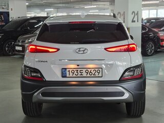 2022 Hyundai Kona I Рестайлинг, серый, 1630200 рублей, вид 4