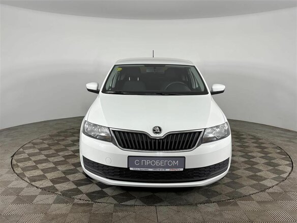 2018 Skoda Rapid I Рестайлинг, белый, 1055000 рублей - вид 1