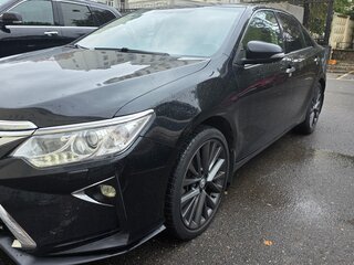 2015 Toyota Camry VII (XV50) Рестайлинг, чёрный, 1950000 рублей, вид 1
