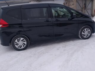 2019 Honda Freed II, чёрный, 1850000 рублей, вид 3
