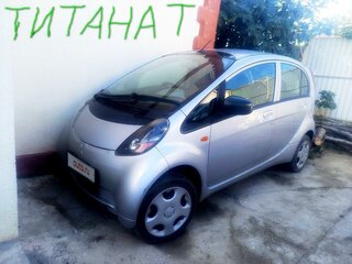 2012 Mitsubishi i-MiEV, серебристый, 899000 рублей, вид 2