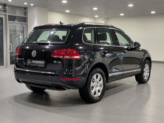 2010 Volkswagen Touareg II, чёрный, 1700000 рублей, вид 5