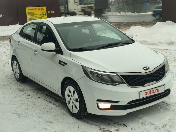 2017 Kia Rio III Рестайлинг, белый, 1100000 рублей - вид 19