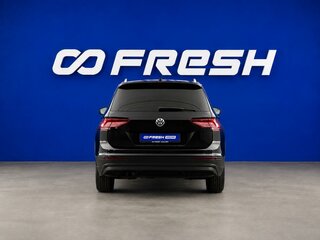 2019 Volkswagen Tiguan II, чёрный, 2300444 рублей, вид 4