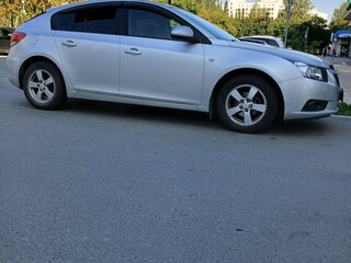 2012 Chevrolet Cruze I, серебристый, 725000 рублей, вид 2