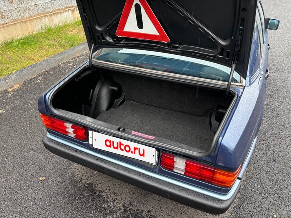 1993 Mercedes-Benz 190 (W201), синий, 1100000 рублей - вид 13