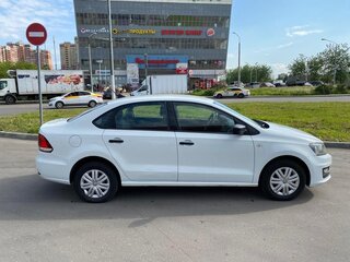 2017 Volkswagen Polo V Рестайлинг, белый, 550000 рублей, вид 4