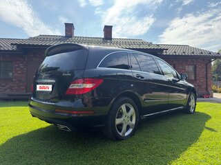 2011 Mercedes-Benz R-Класс 500 Long I Рестайлинг 2, чёрный, 1750000 рублей, вид 3