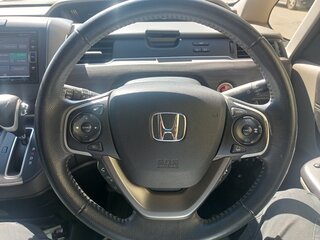 2017 Honda Freed II, серый, 1350000 рублей, вид 4