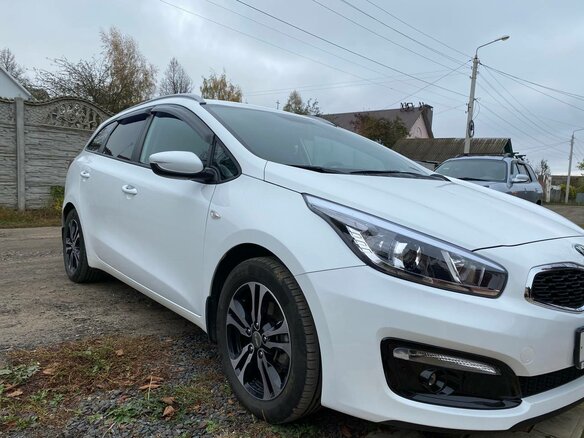 2015 Kia Ceed II Рестайлинг, белый - вид 1