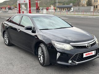2017 Toyota Camry VII (XV50) Рестайлинг 2, чёрный, 3250000 рублей, вид 4