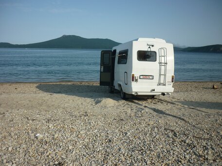 1990 Toyota HiAce, белый, 2000000 рублей, вид 2