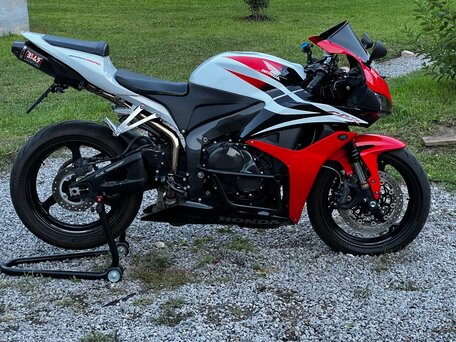 2008 Honda CBR 600RR, белый, 750000 рублей, вид 1