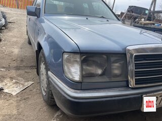 1985 Mercedes-Benz W124 300, голубой, 450000 рублей, вид 3