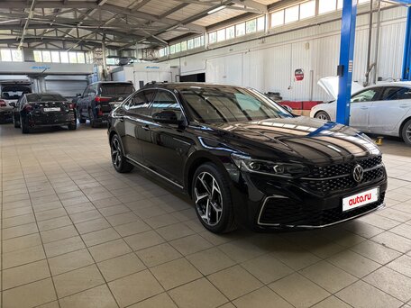 2023 Volkswagen Passat B8 Рестайлинг, чёрный, 3350000 рублей, вид 4