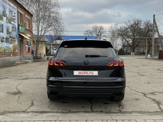 2021 Volkswagen Touareg III, чёрный, 7150000 рублей, вид 2