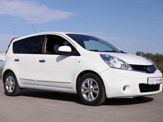 2011 Nissan Note I Рестайлинг, белый, 680000 рублей, вид 3