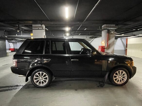 2009 Land Rover Range Rover III Рестайлинг 2, чёрный, 1950000 рублей - вид 1