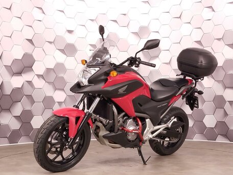 2013 Honda NC 700X, красный, 677000 рублей, вид 2
