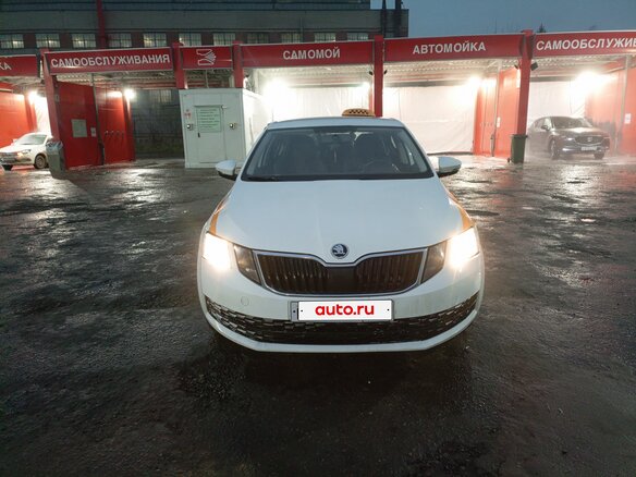 2018 Skoda Octavia III (A7) Рестайлинг, белый, 850000 рублей - вид 1