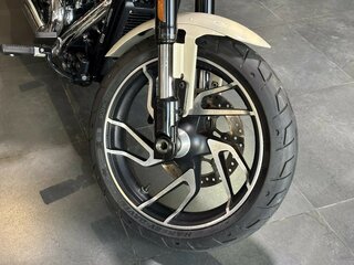 2022 Harley-Davidson Sport Glide, белый, 2100000 рублей, вид 5