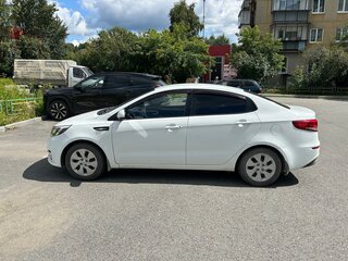 2015 Kia Rio III Рестайлинг, белый, 660000 рублей, вид 5