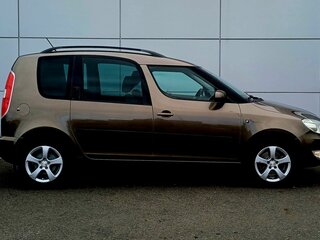 2012 Skoda Roomster I Рестайлинг, коричневый, 850000 рублей, вид 5