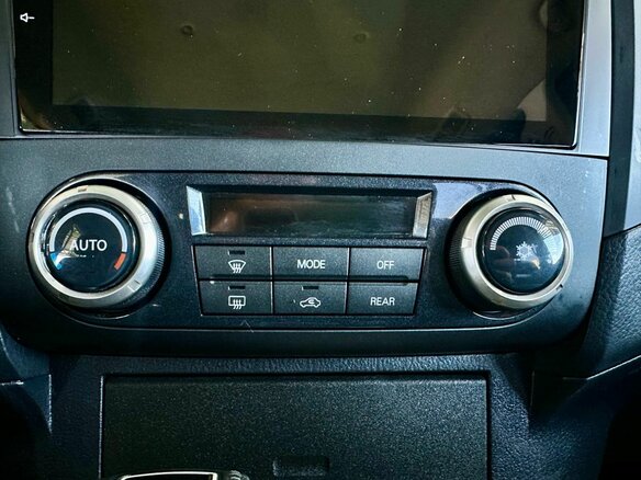 2010 Mitsubishi Pajero IV, коричневый, 1879000 рублей - вид 20