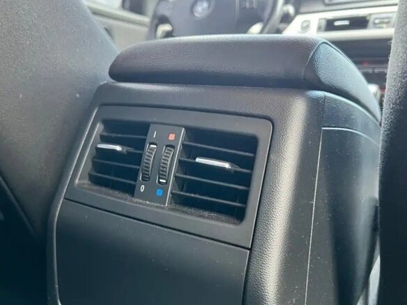 2010 BMW 3 серии 318i V (E90/E91/E92/E93) Рестайлинг, чёрный, 915000 рублей - вид 17