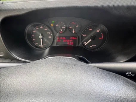 2019 Iveco Daily, красный, 3500000 рублей, вид 4