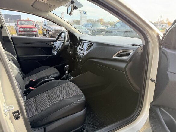 2019 Hyundai Solaris II, бежевый, 1345000 рублей - вид 14