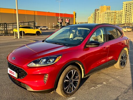 2022 Ford Escape IV, красный, 2480000 рублей, вид 4