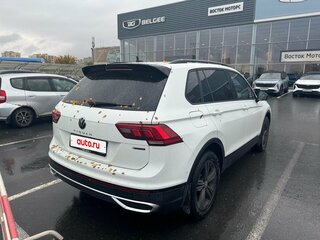2021 Volkswagen Tiguan II Рестайлинг, белый, 3285000 рублей, вид 2