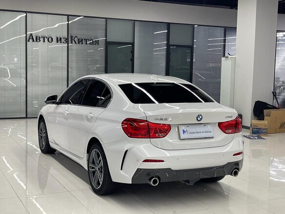 2023 BMW 1 серии 120i III (F52) Рестайлинг, белый, 1818000 рублей - вид 5