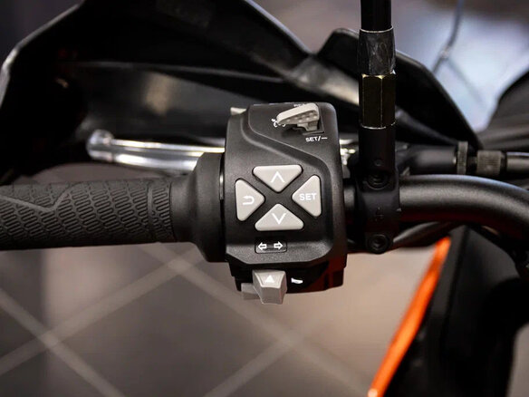 2024 KTM 890 Adventure R Rally, оранжевый, 2300000 рублей - вид 19