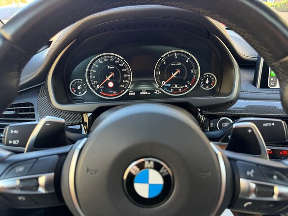 2018 BMW X6 40d II (F16), голубой, 5200000 рублей - вид 19