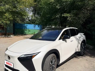 2023 Lexus RZ 450e, белый, 5500000 рублей, вид 1