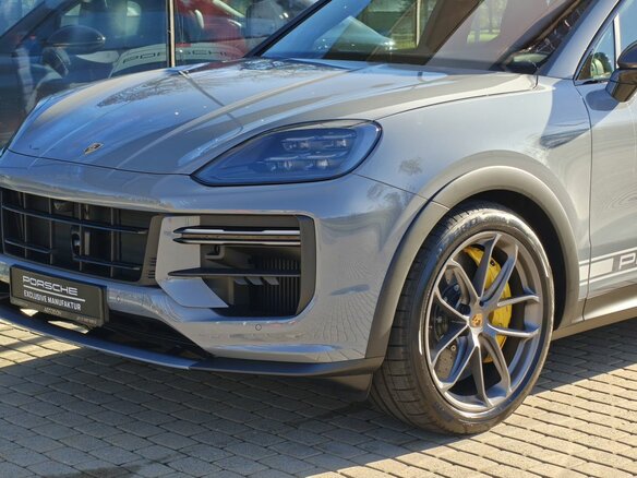 2026 Porsche Cayenne Turbo GT Coupé III Рестайлинг, серый, 36780000 рублей - вид 2