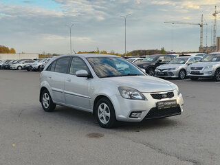 2010 Kia Rio II Рестайлинг, серебристый, 409000 рублей, вид 3