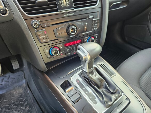 2011 Audi A4 IV (B8), коричневый, 800000 рублей - вид 32