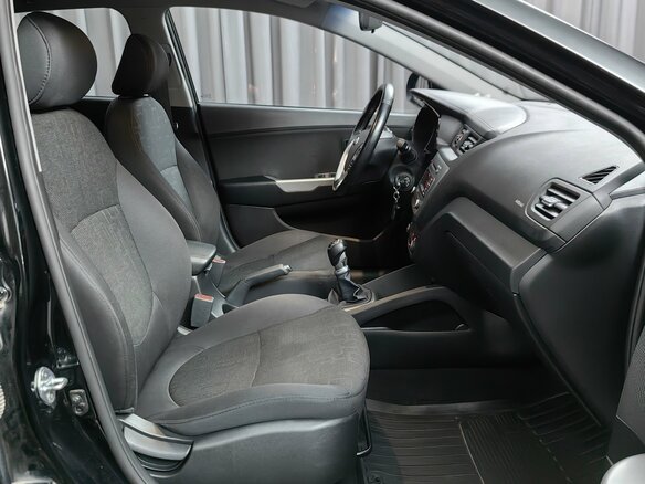 2015 Kia Rio III Рестайлинг, чёрный, 999000 рублей - вид 7