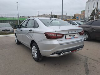 2026 Lada (ВАЗ) Vesta I Рестайлинг (NG), серебристый, 1631900 рублей, вид 3