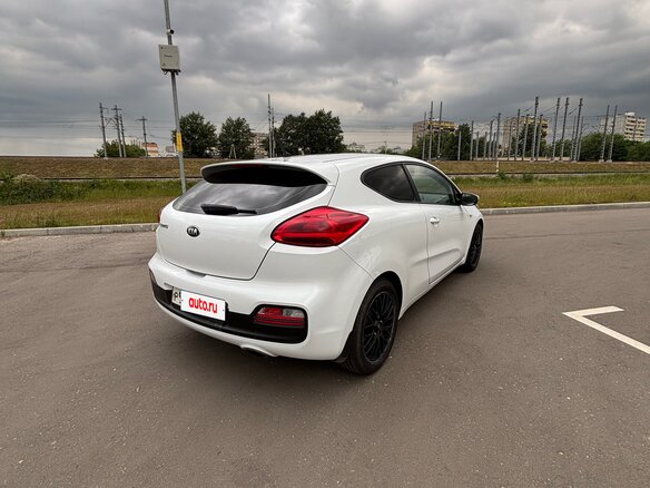 2016 Kia Ceed II Рестайлинг, белый, 1299000 рублей - вид 11