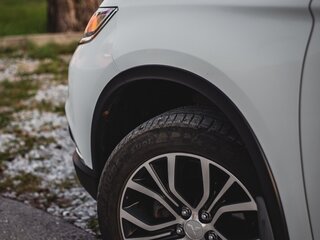 2018 Mitsubishi Outlander III Рестайлинг 2, белый, 2400000 рублей, вид 5