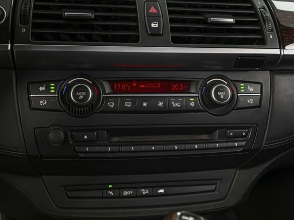 2011 BMW X5 30d II (E70) Рестайлинг, белый, 2290000 рублей - вид 14
