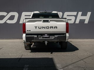 2023 Toyota Tundra CrewMax III, белый, 8669000 рублей, вид 4