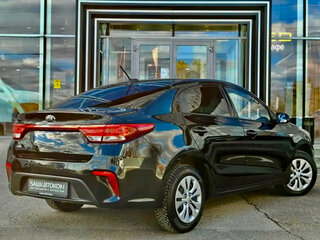 2019 Kia Rio IV, чёрный, 1440000 рублей, вид 4