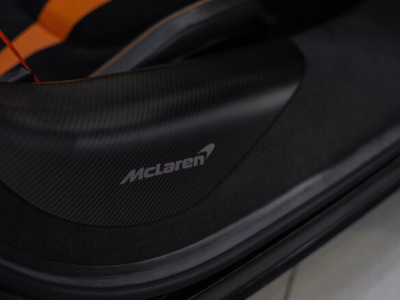 2024 McLaren 750S, оранжевый - вид 22
